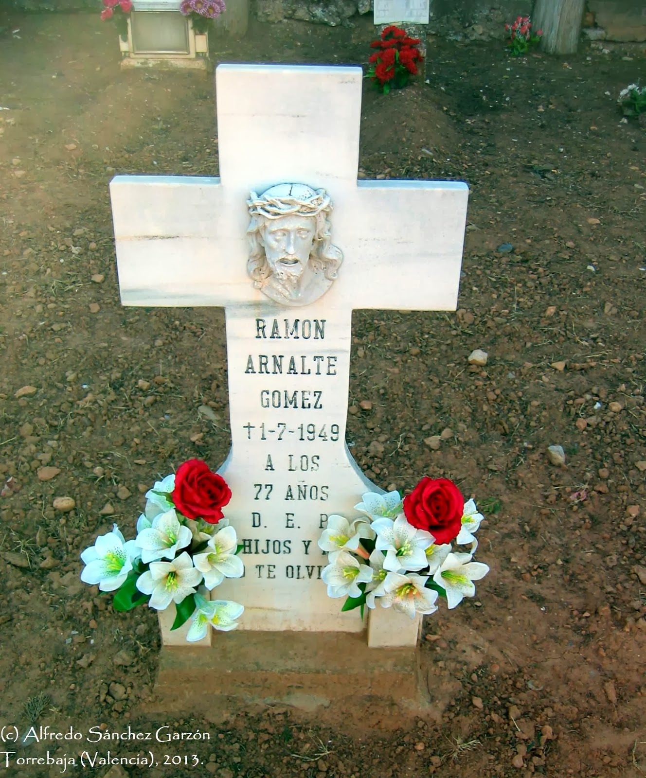 Arriba 92+ Imagen De Fondo Diseños De Tumbas Con Techo Lleno 12/2023