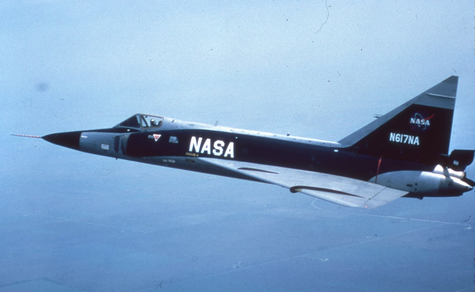 F-102A+56-0996%252C+N617NA%252C+NASA%252