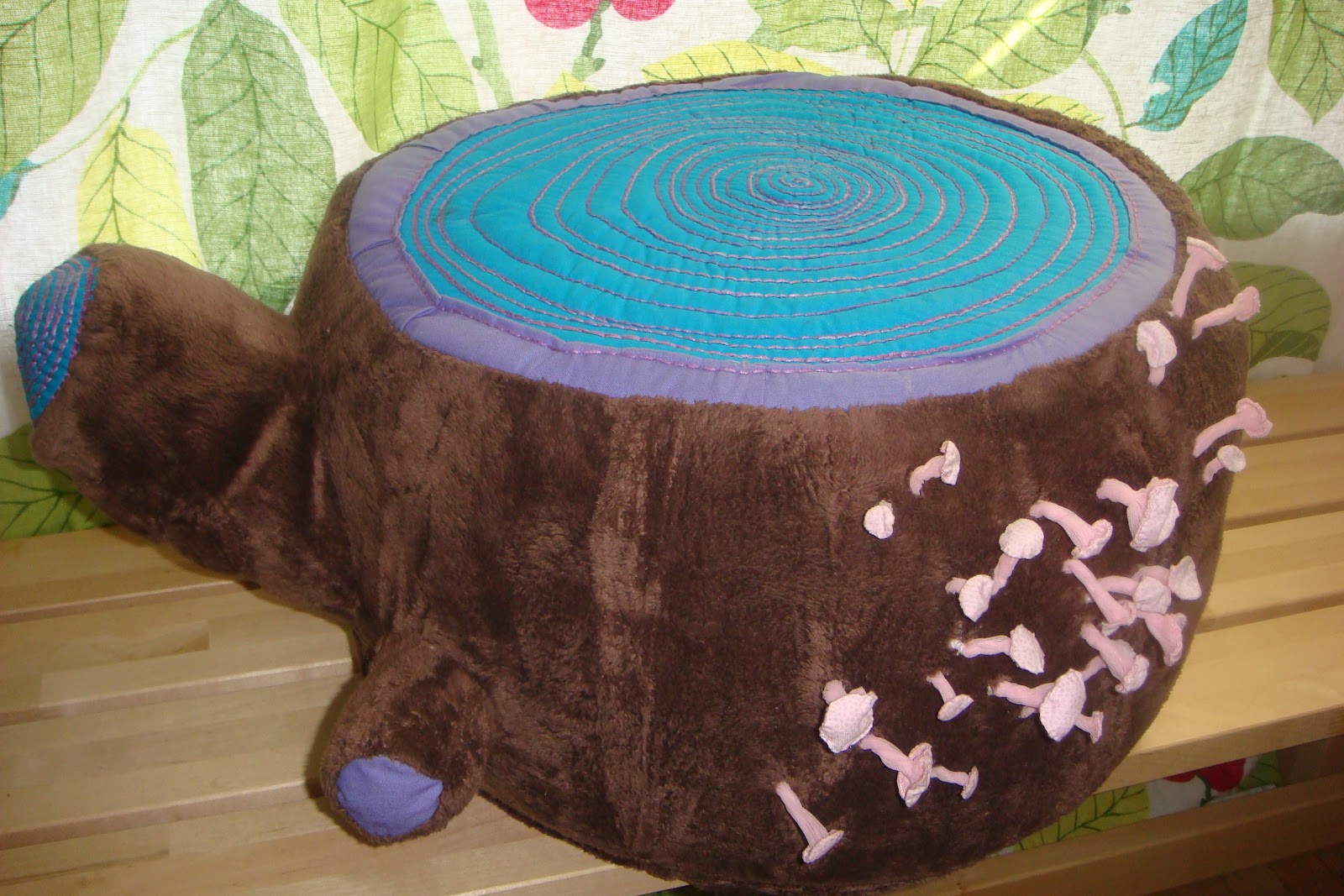 Catherine Prime Tree stump stools