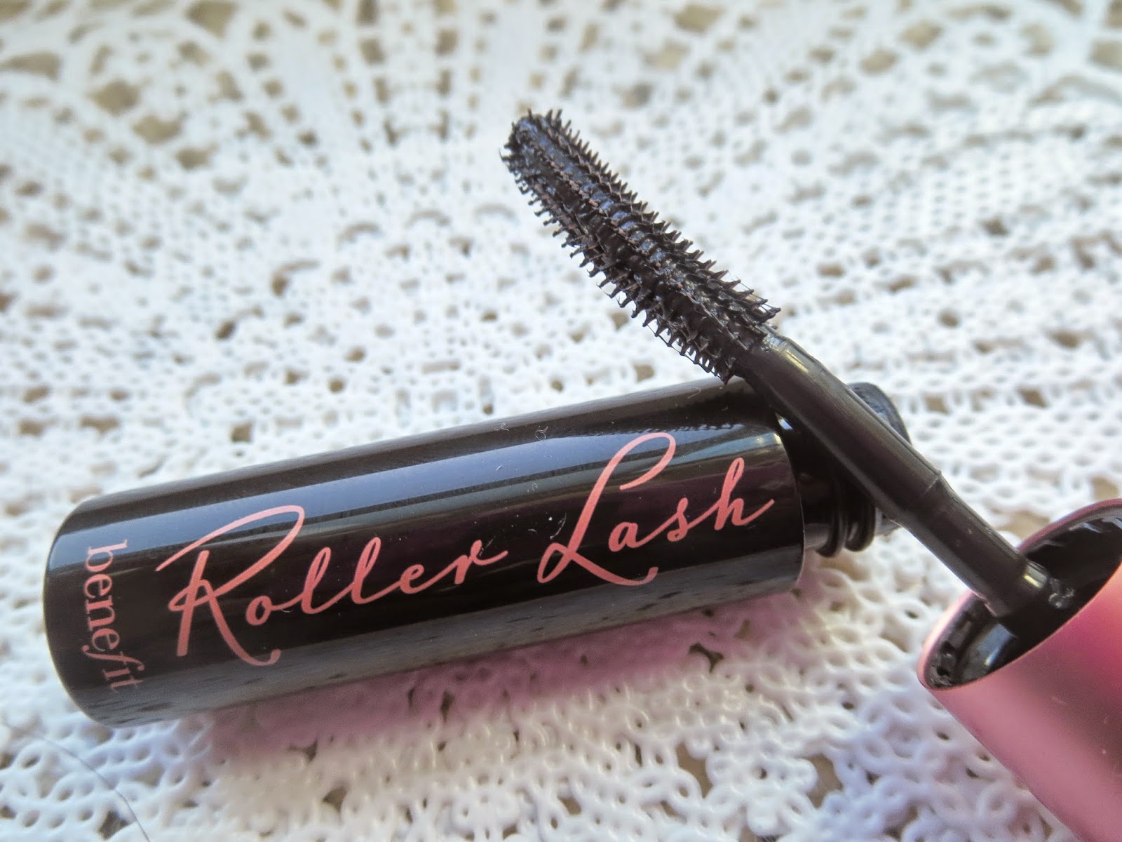 a picture of Benefit Roller Lash mascara