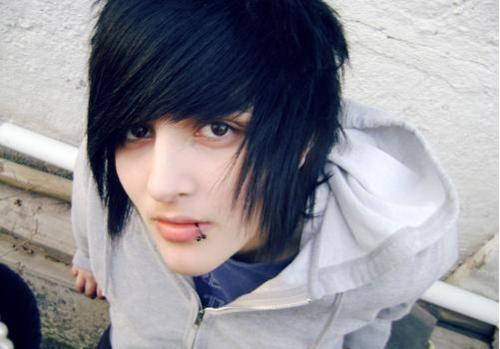 emo guys with blue eyes and black hair. Ultimate in emoness - this guy