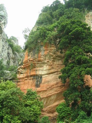 Caving in SE Asia: Gunung Panjang climb to new cave