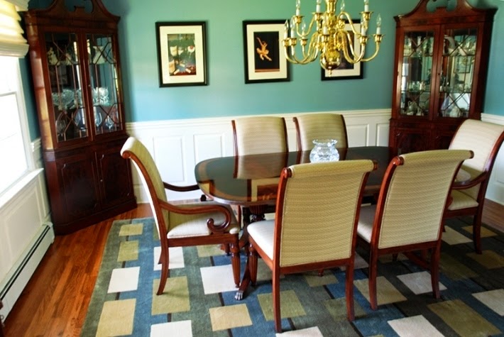 decorating around black leather sofas
