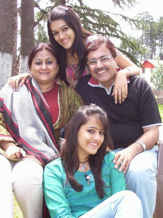 Kriti Sanon Family Photos