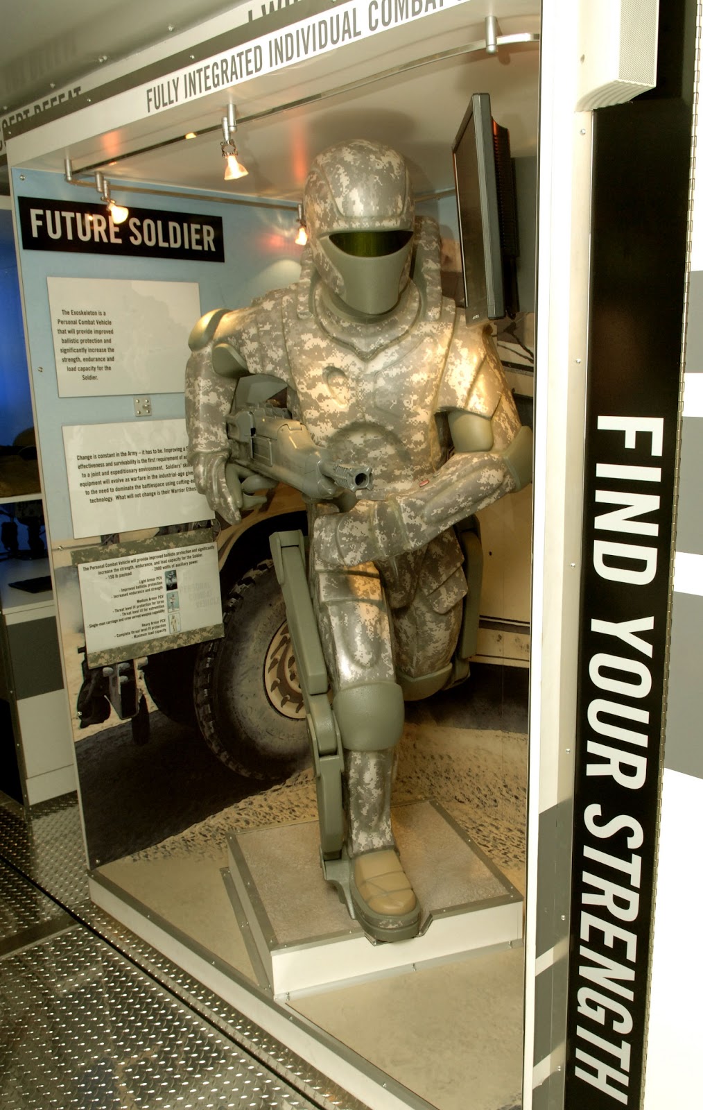 http://1.bp.blogspot.com/-bkYKwBUlm3A/UaeUGeF0hVI/AAAAAAAAFLU/GyD5D8hI8BM/s1600/US_Army_powered_armor.jpg