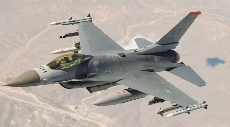 Πιλότος F-16 λιποθύμησε εν ώρα της πτήσης! Βίντεο Πιλότος F-16 λιποθύμησε εν ώρα της πτήσης! Βίντεο