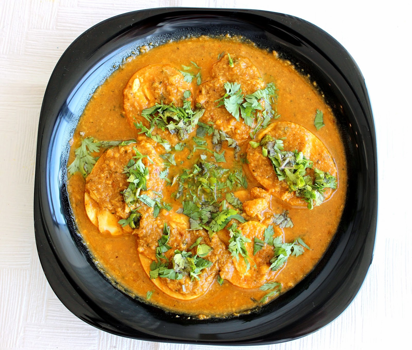 http://cookwithpriyankavarma.blogspot.co.uk/2014/05/goan-style-egg-curry-coconut-based-gravy.html