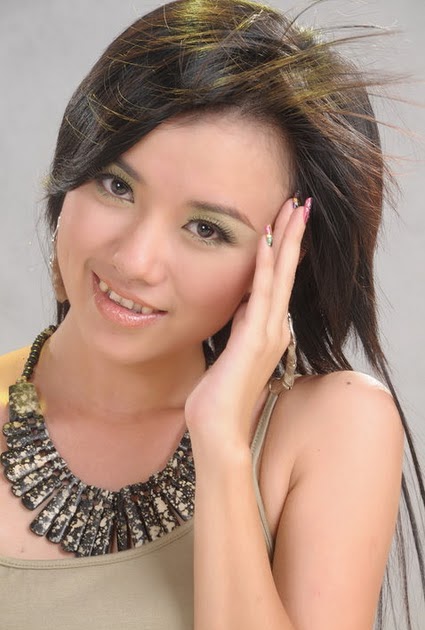 Myanmar Model and Actress, Ei Phyo Cherrys Fashion