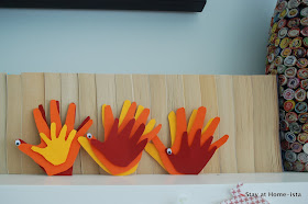 mulit-dimensional handprint turkeys for thanksgiving