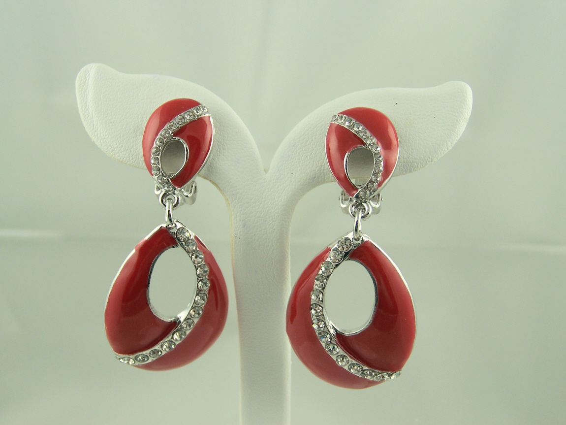 The Clip On Earring Store Stylist Find Comfortable Clip On Earrings