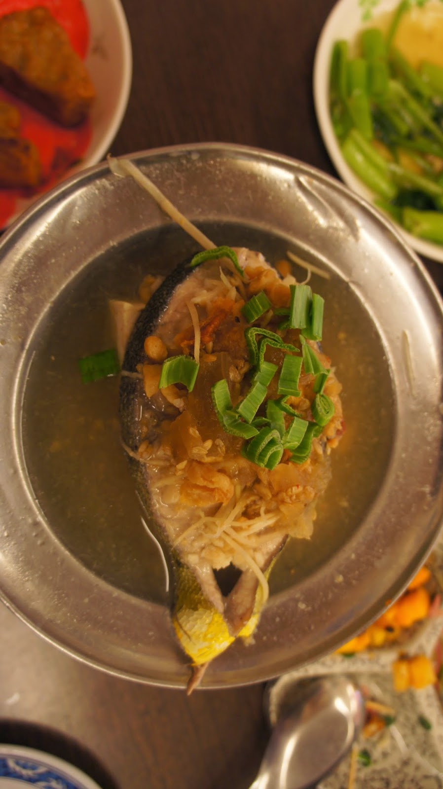 莊家宜蘭古早味料理 上菜囉莊家的菜式分 每人520 388 及升 等版各種價位風味套餐 船釣海鮮 溫泉空心菜 西魯肉 豬油拌飯 三寶 粉腸 鴨賞涼拌 三星蔥蒜料理 五鮮