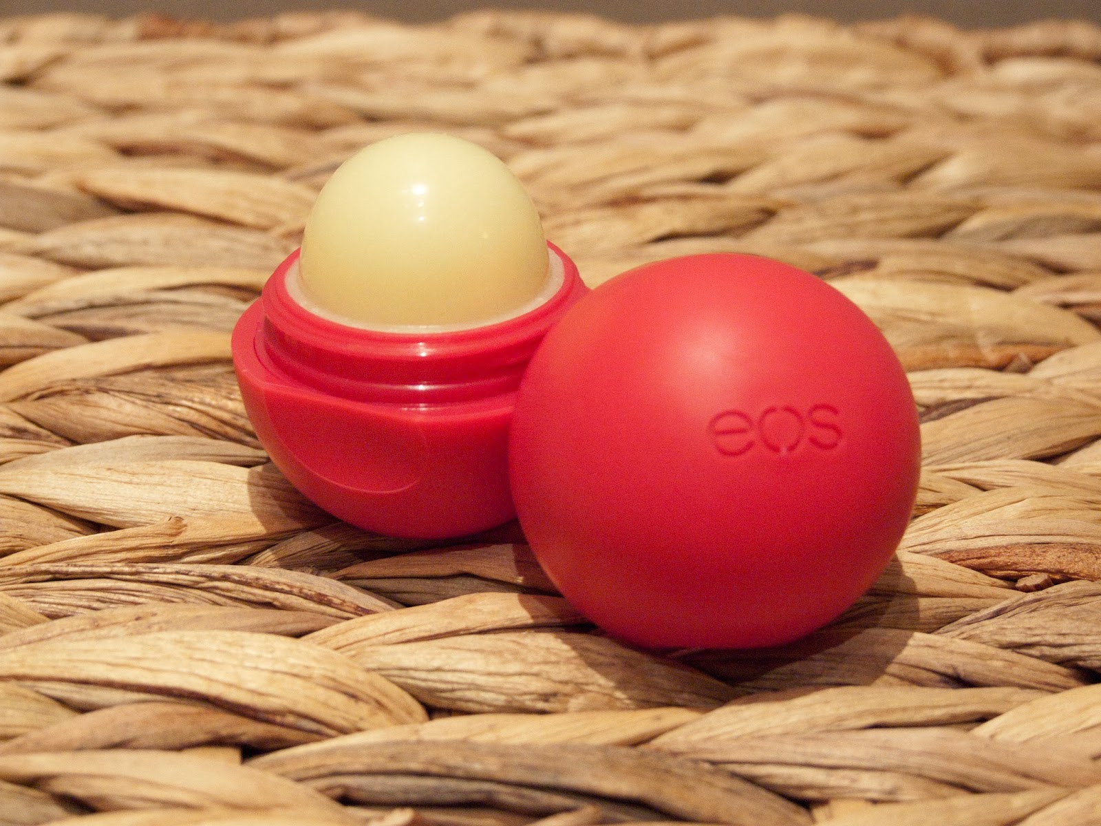 CEE JAY ELL EOS Pomegranate & Raspberry Lip Balm