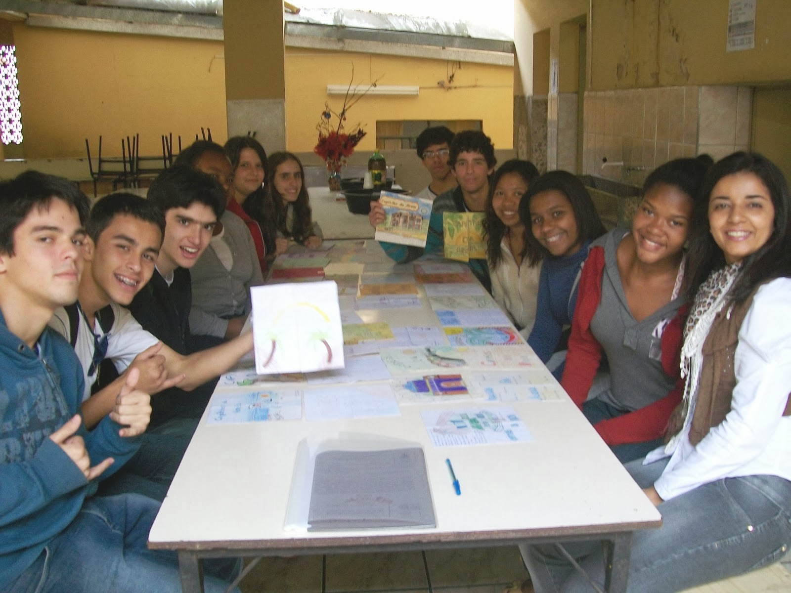 DOAÇÃO - LIVRO ARTICULADO CAPITÃES DA AREIA - EE DUQUE DE CAXIAS / 2011