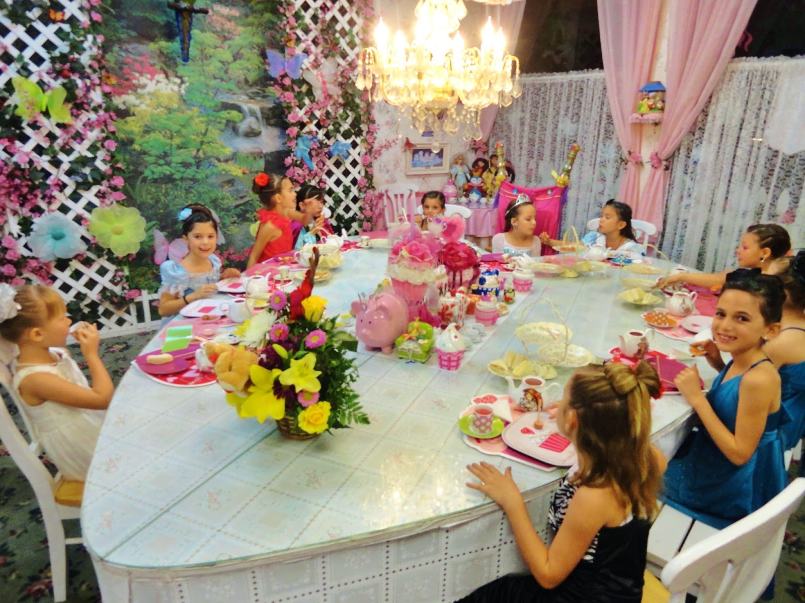 The Daily Lewis Olivia S Dollhouse Tea Room