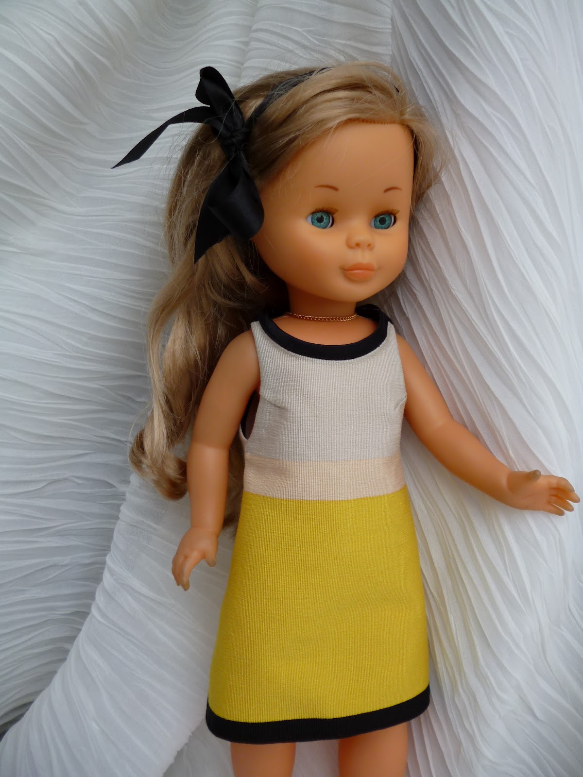 anilegra moda para muñecas