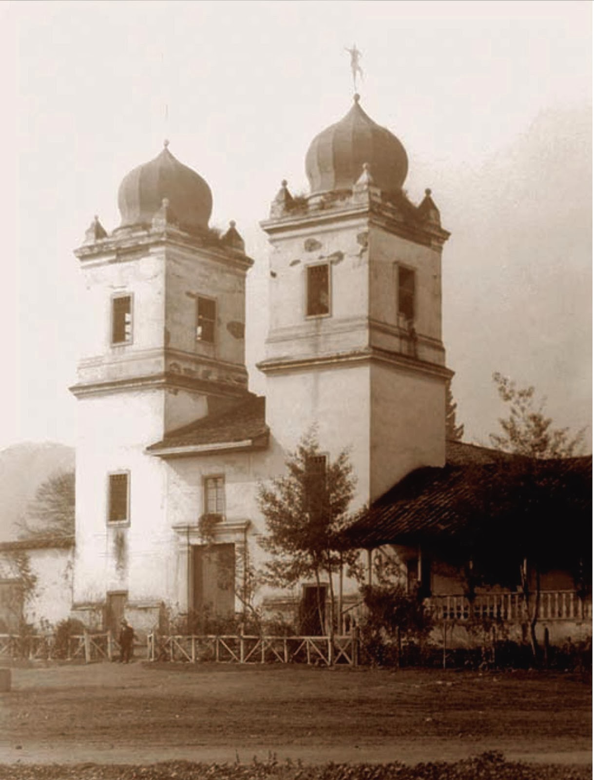 1910, Iglesia Los Dominicos