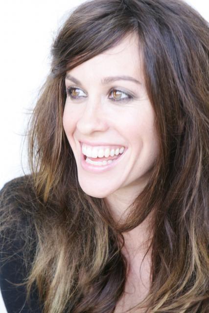 Alanis Morissette Hot | nslip