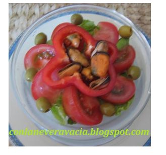 Ensalada De Tomate, Lechuga Y Mejillones
