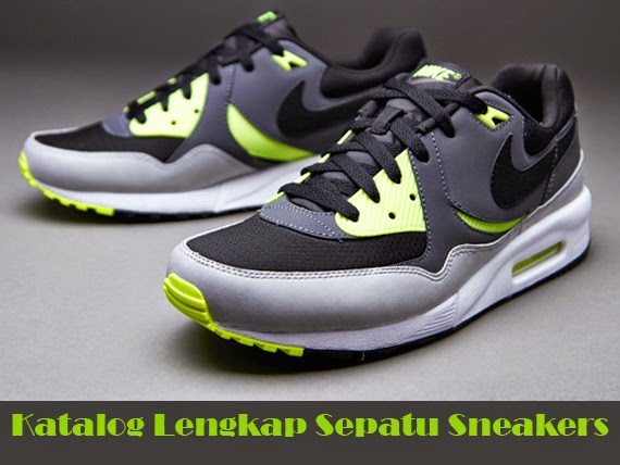 sepatu sneakers