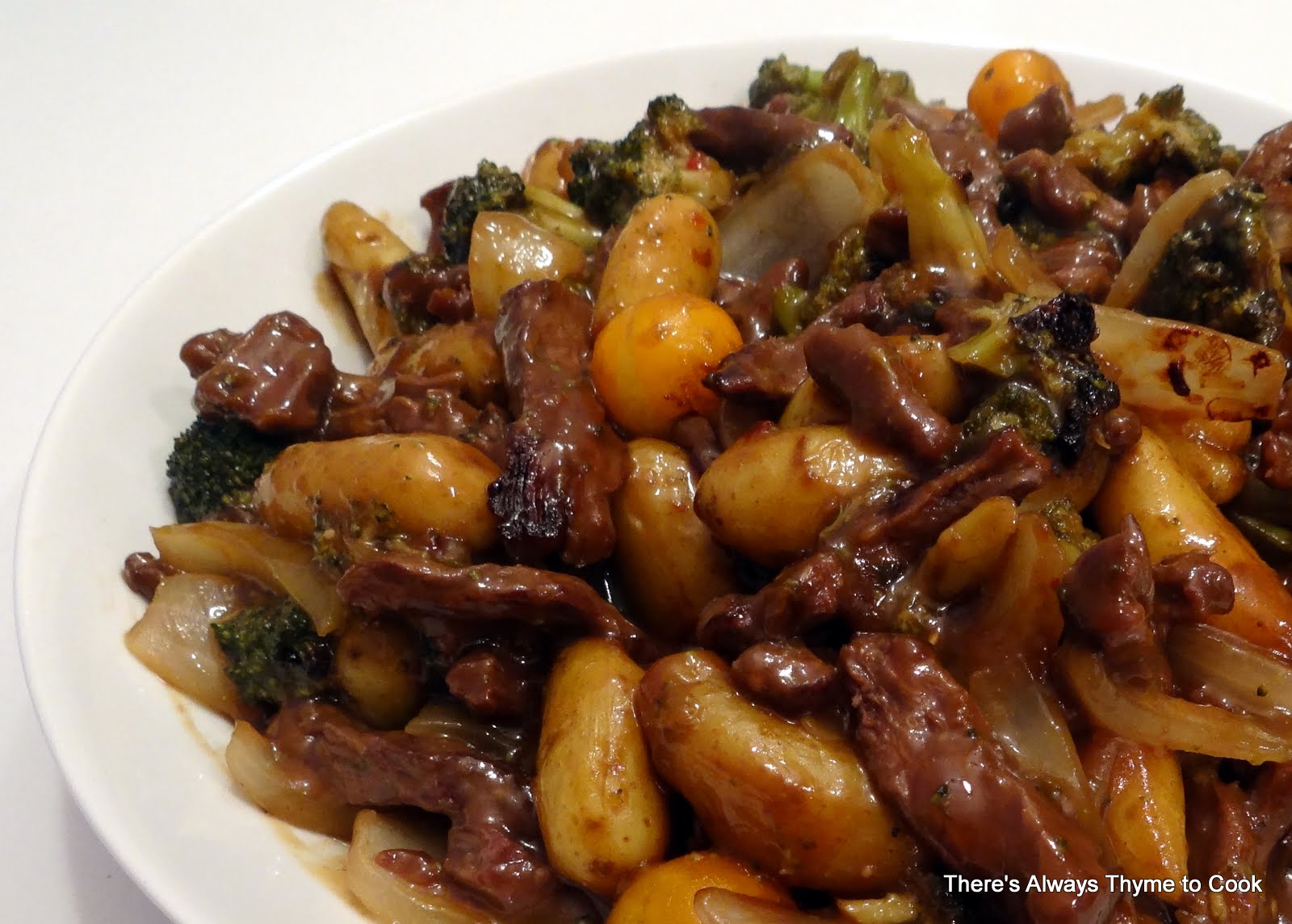 There's always thyme to cook... Beef with Broccoli, Onions and Potatoes