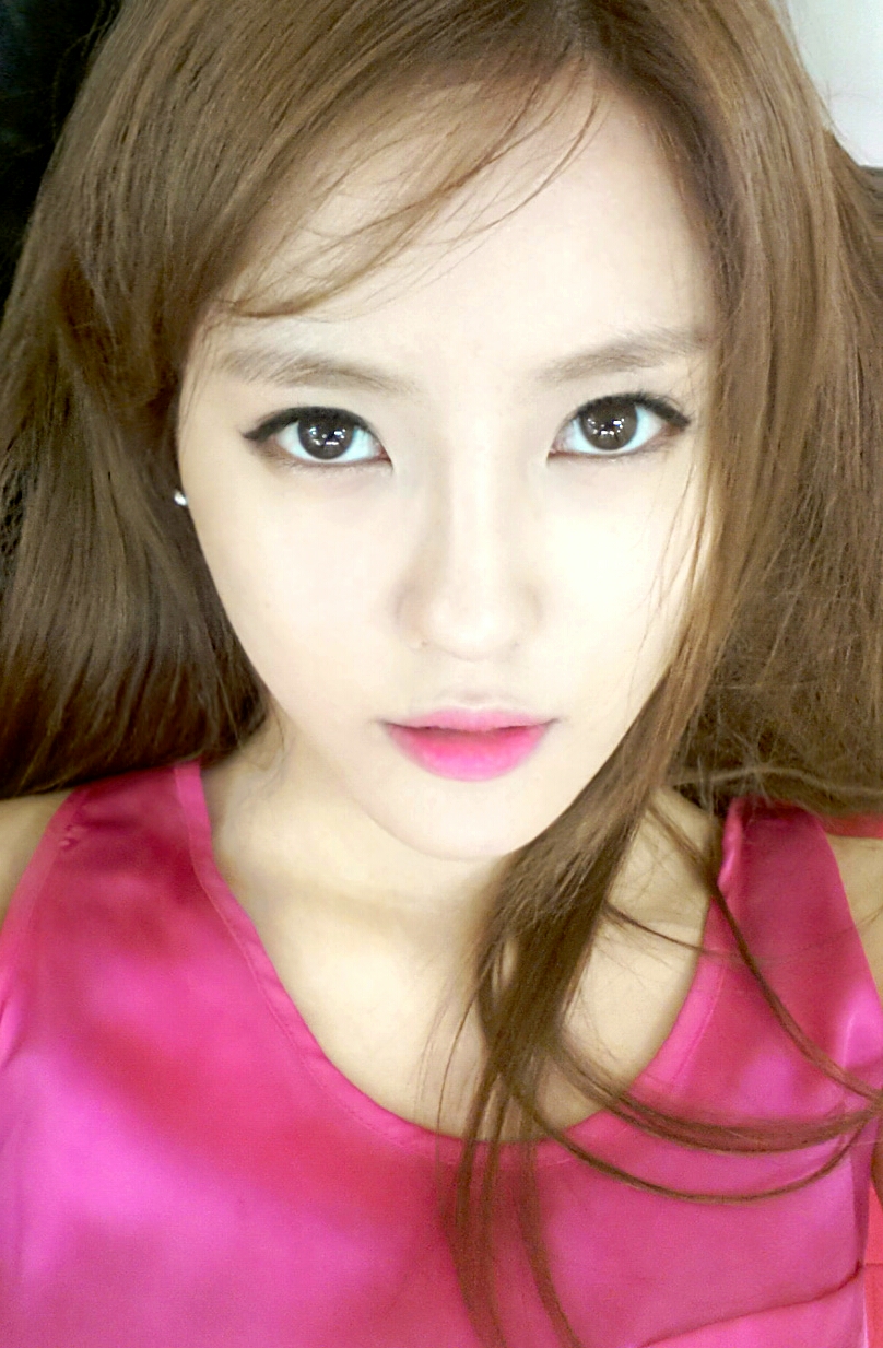 Check out T-ara Hyomin's Gorgeous SelCa Picture! | T-ara World