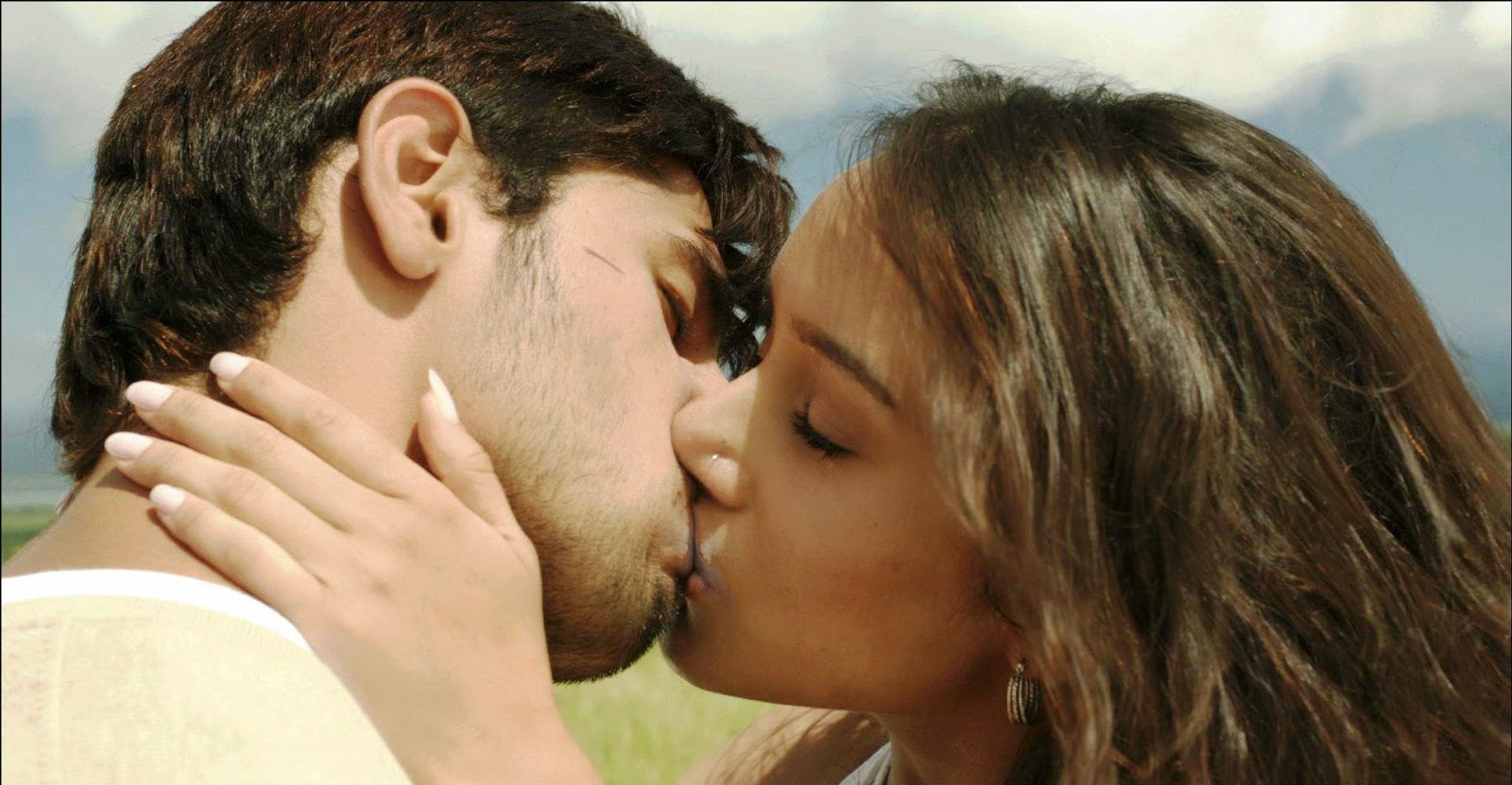Najlepši filmski poljubac Ek+Villain+Kissing+Scenes+(4)