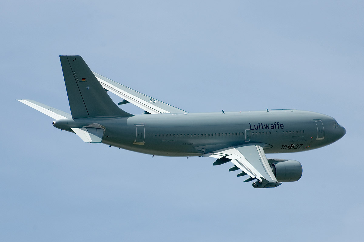 http://1.bp.blogspot.com/-byPJdekP0jQ/TjOzK4ec_AI/AAAAAAAAHuY/RfATfFvyrtY/s1600/Airbus+A310+Wallpapers.jpg