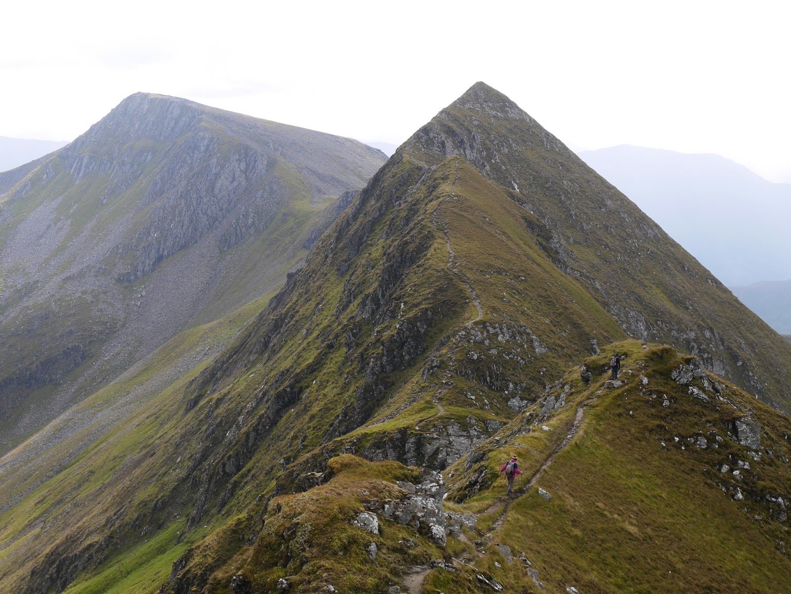 TARMACHAN MOUNTAINEERING THE DEVILS RIDGE