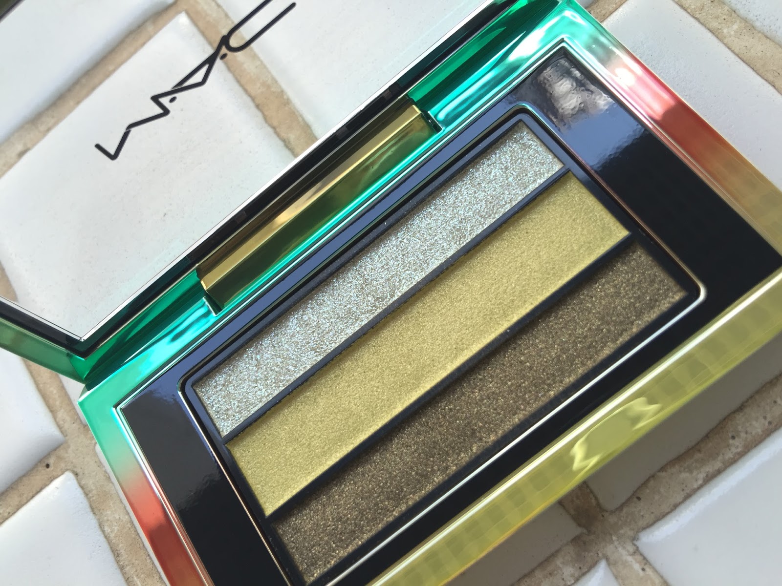 Collection Wash and Dry MAC sombra Green Clean => blog Mamãe de Salto