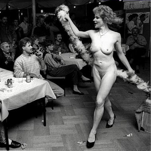 Онлайн Ретро Порно Стриптиз Зрелых Женщин Онлайн Ретро Порно Стриптиз Зрелых Женщин