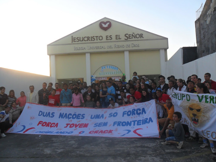 Grupo Jovem na catedral de Rivera (Uruguay)