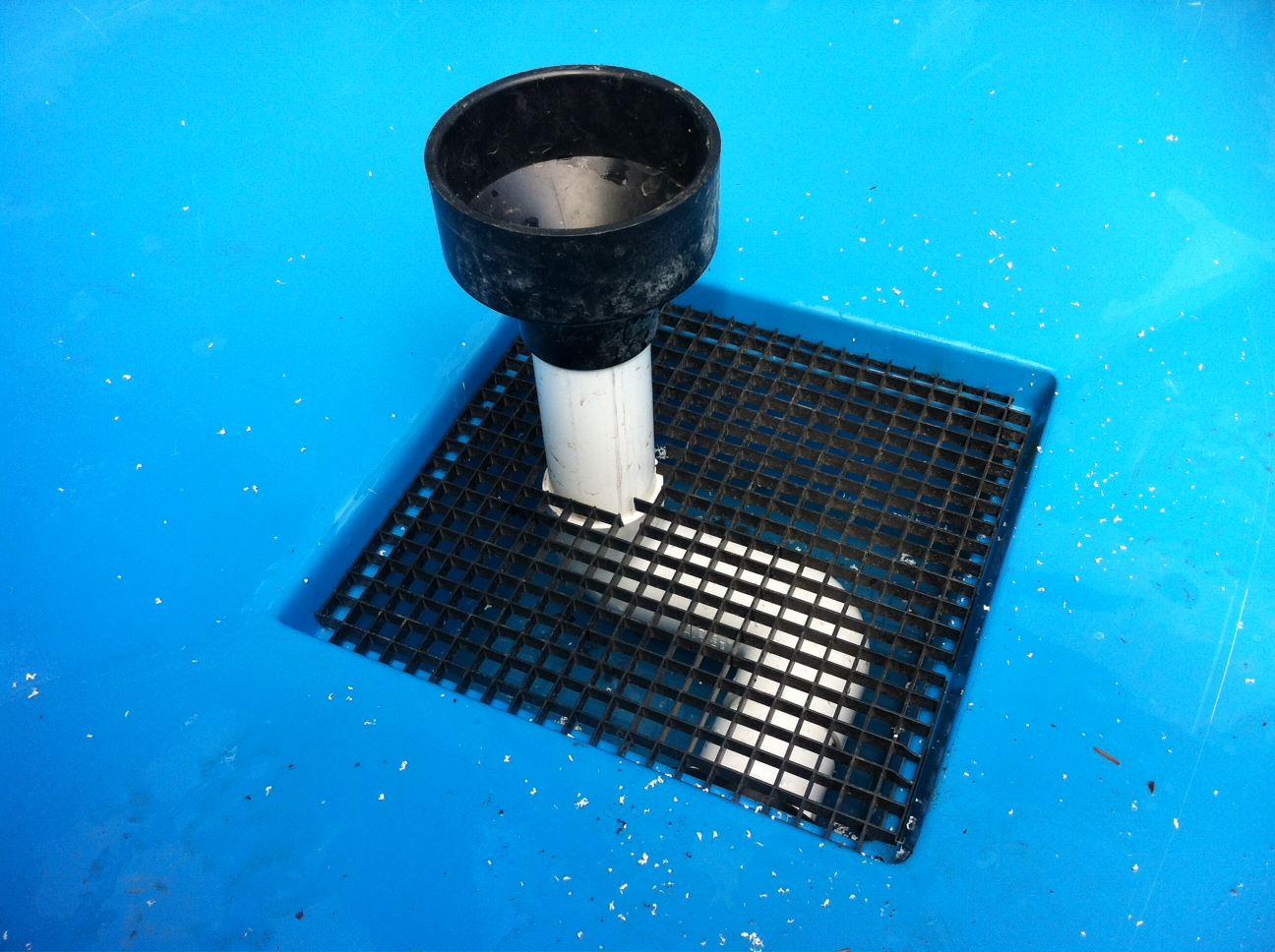 Goldfish Garage A Two Car Fishroom 500 gallon Fiberglass Pond Drain