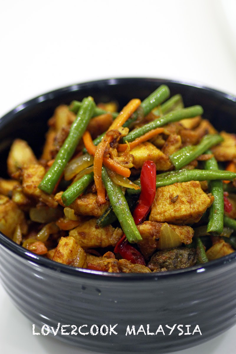 Stirfried Turmeric Chicken with Vegetables...(Ayam Goreng Kunyit )