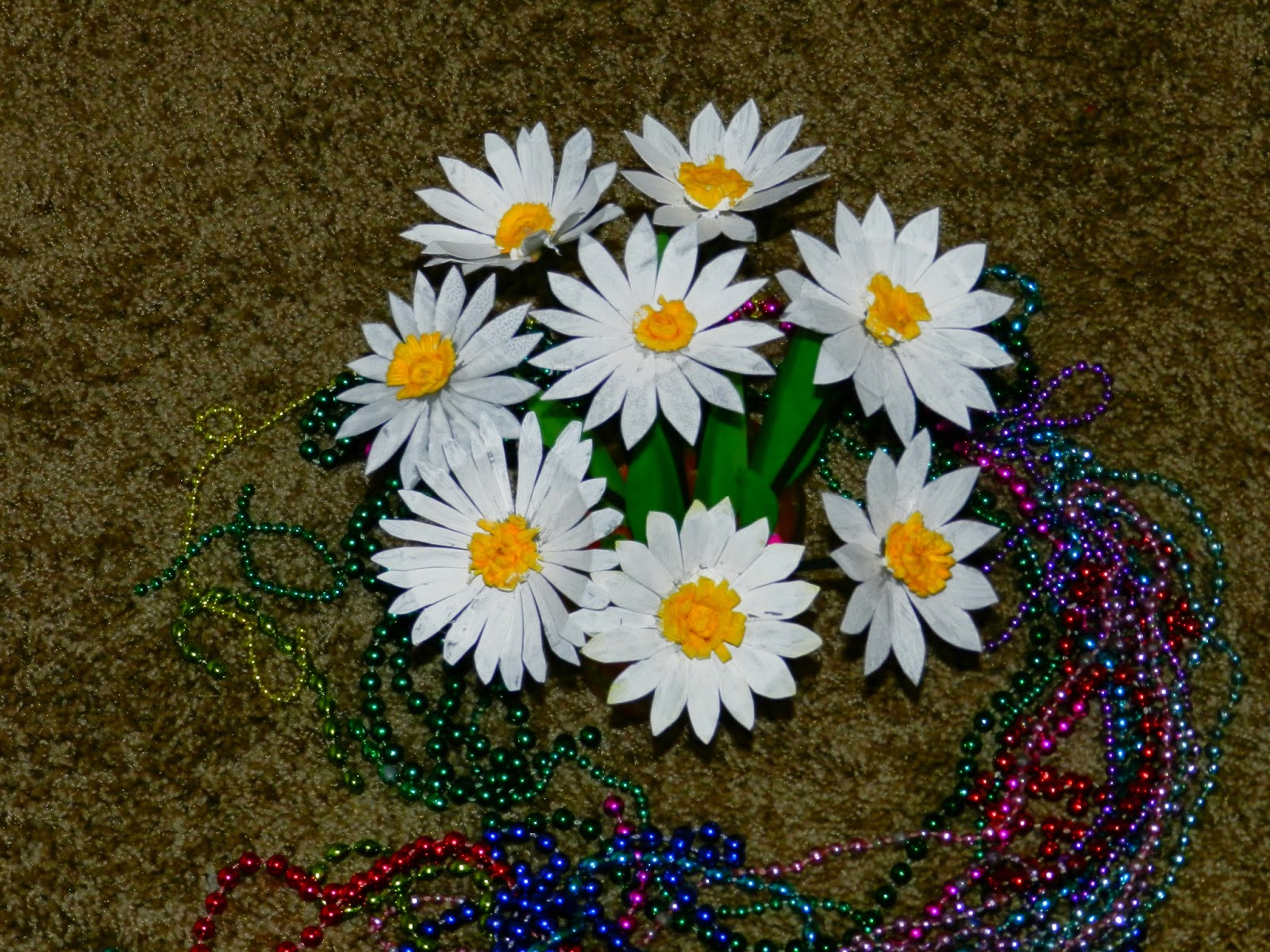 Creative DIY crafts Recycled DIY DAISY flowers with waste plastic