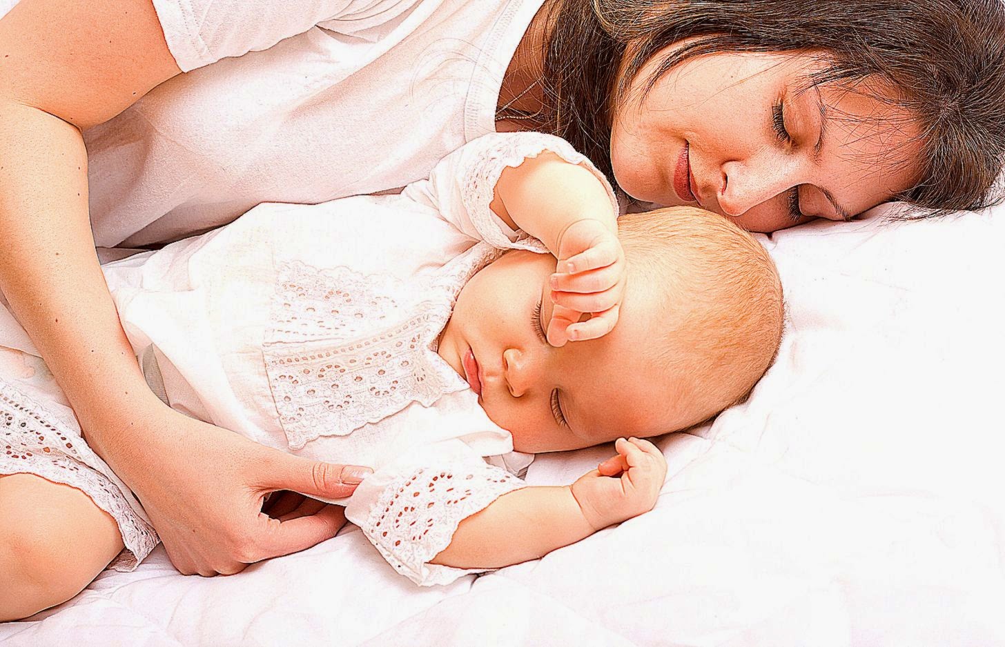 Mother And Baby Sleeping 1600x1067 iWallHD Wallpaper HD Mother And Baby Sleeping 1600x1067 iWallHD Wallpaper HD