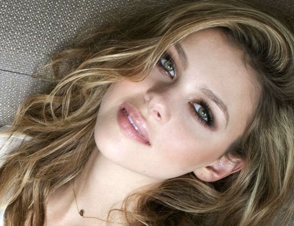 Nicola Peltz 18 Young American Actress Beautiful Looks