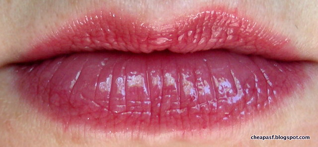 Swatch of Essence Stay With Me Longlasting Lipgloss in Choose Me!