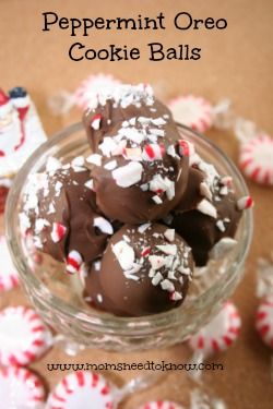 12 FESTIVE CHRISTMAS COOKIES