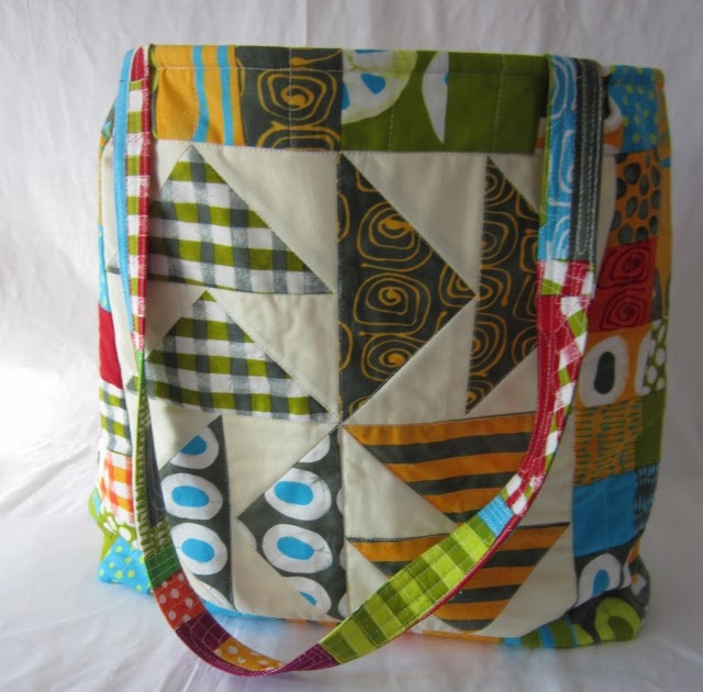 Totally Tutorials Tutorial How to Make a Quilt Block Tote Bag