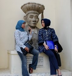 marissa haque dan elis anis, ugm dan ohio university, athens, amerika serikat