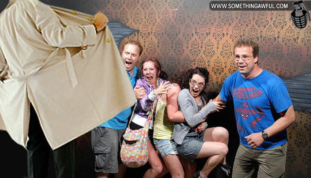 photoshopped_haunted_house_freak_out_reactions_640_27.jpg