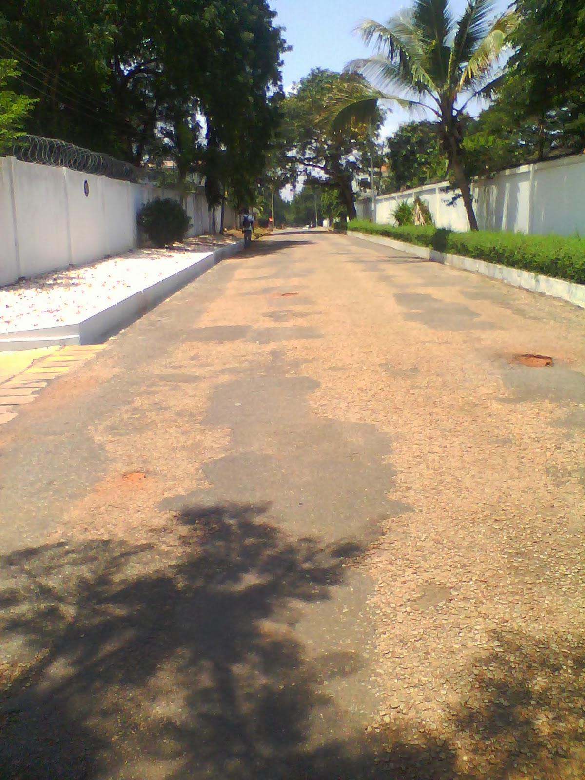 ROAD TRANSPORT IN GHANA BENEFITS AND CHALLENGES.