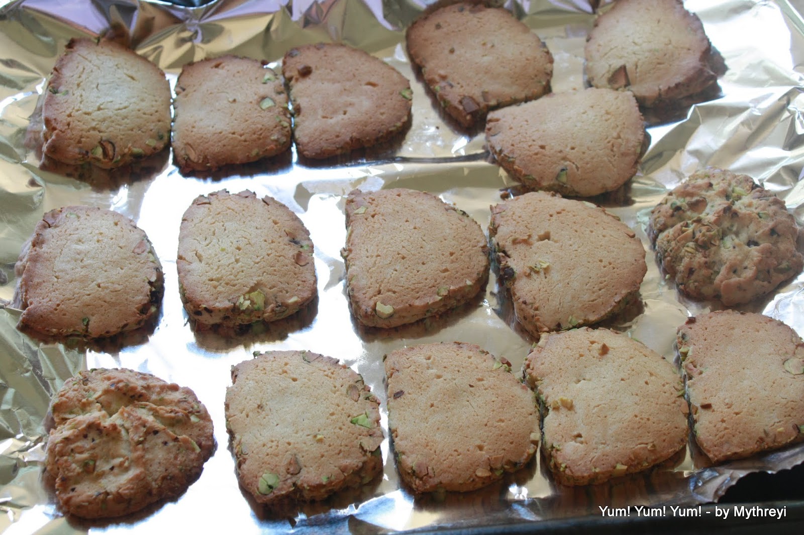 Yum! Yum! Yum! Pistachio Cream Cheese Cookies