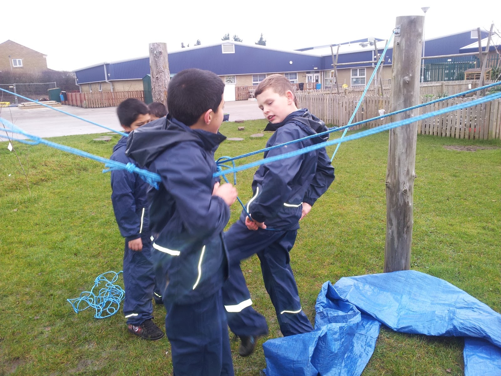 Fagley Primary Forest School Reef Knots and Rope Bridges