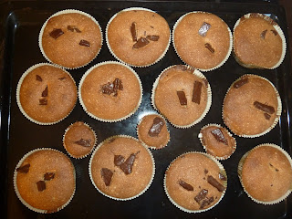 Briose pentru copii (muffins cu ciocolata neagra)