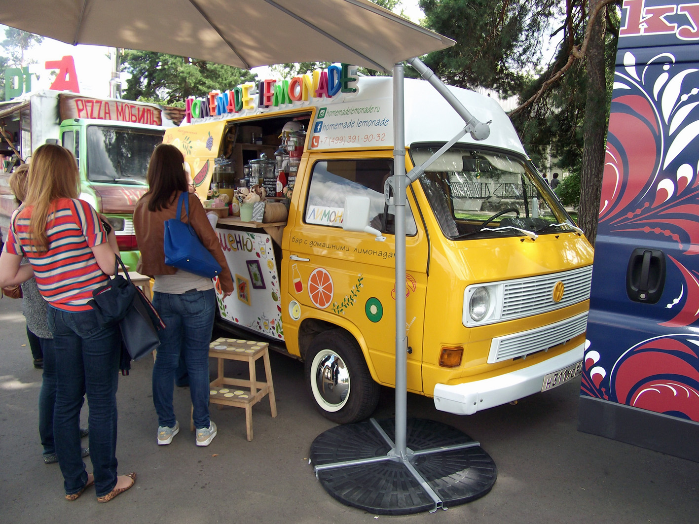 Spotted...cars in Moscow Food Trucks