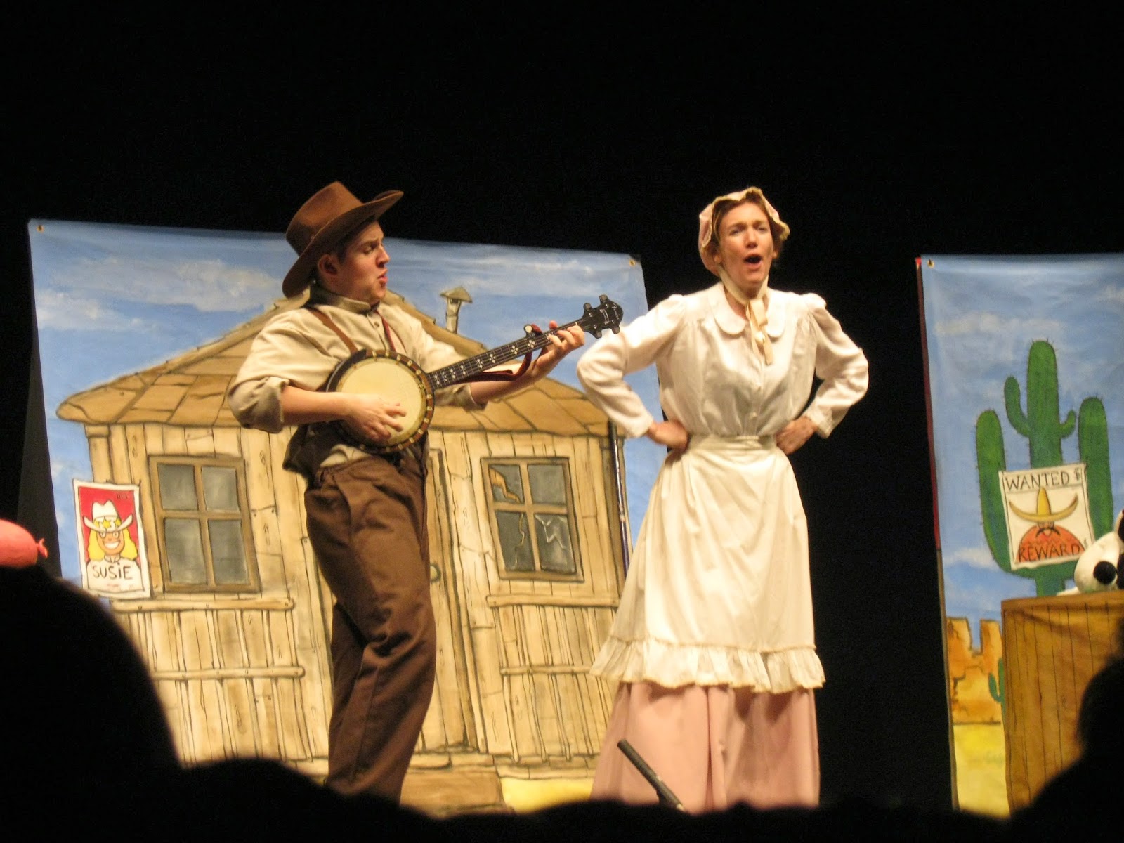 Les Roquetes English Blog Billy Banjo, theatre trip!