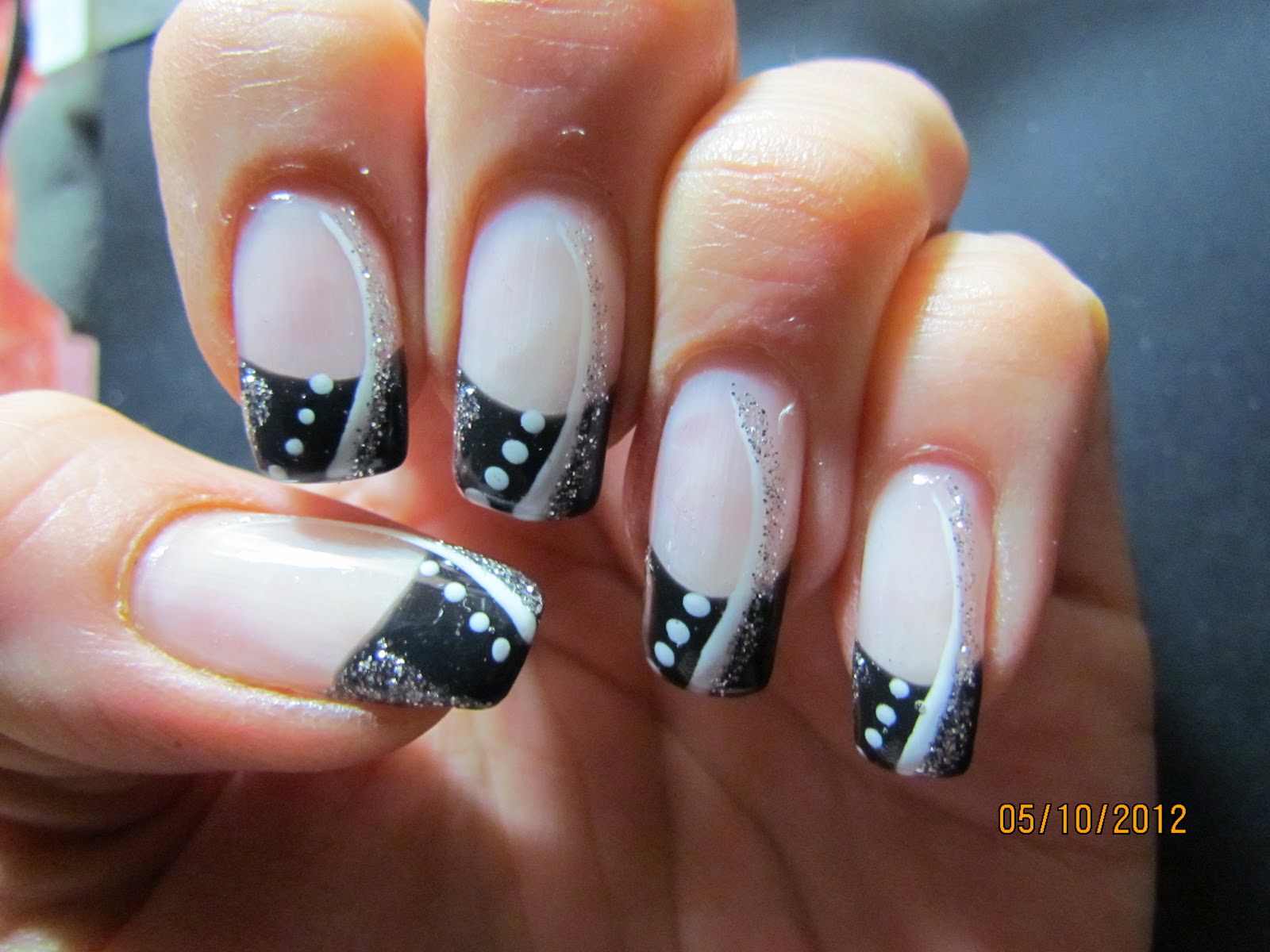 Perlenhexes Zauberwelt Nagel In Schwarz Weiss