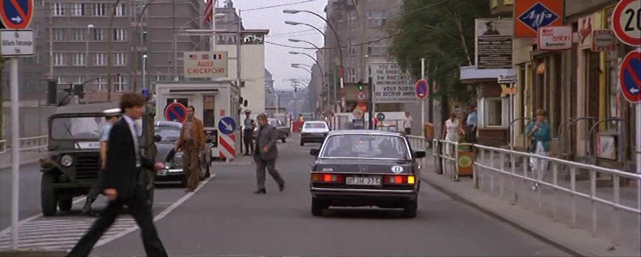 25 años de la caida del muro de Berlin Checkpoint+Charlie