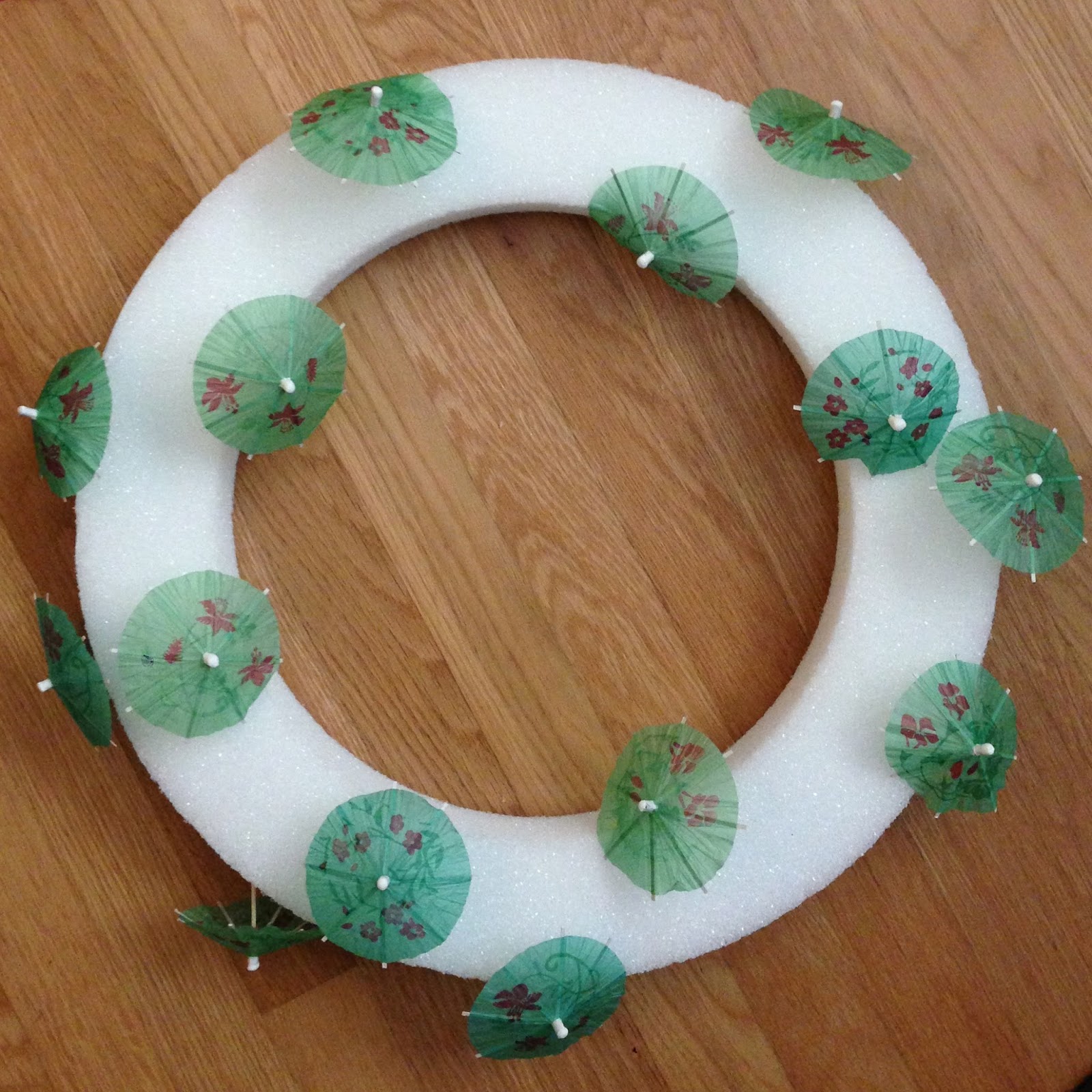 Mrs Crafty Adams How to Make a Paper Umbrella Wreath